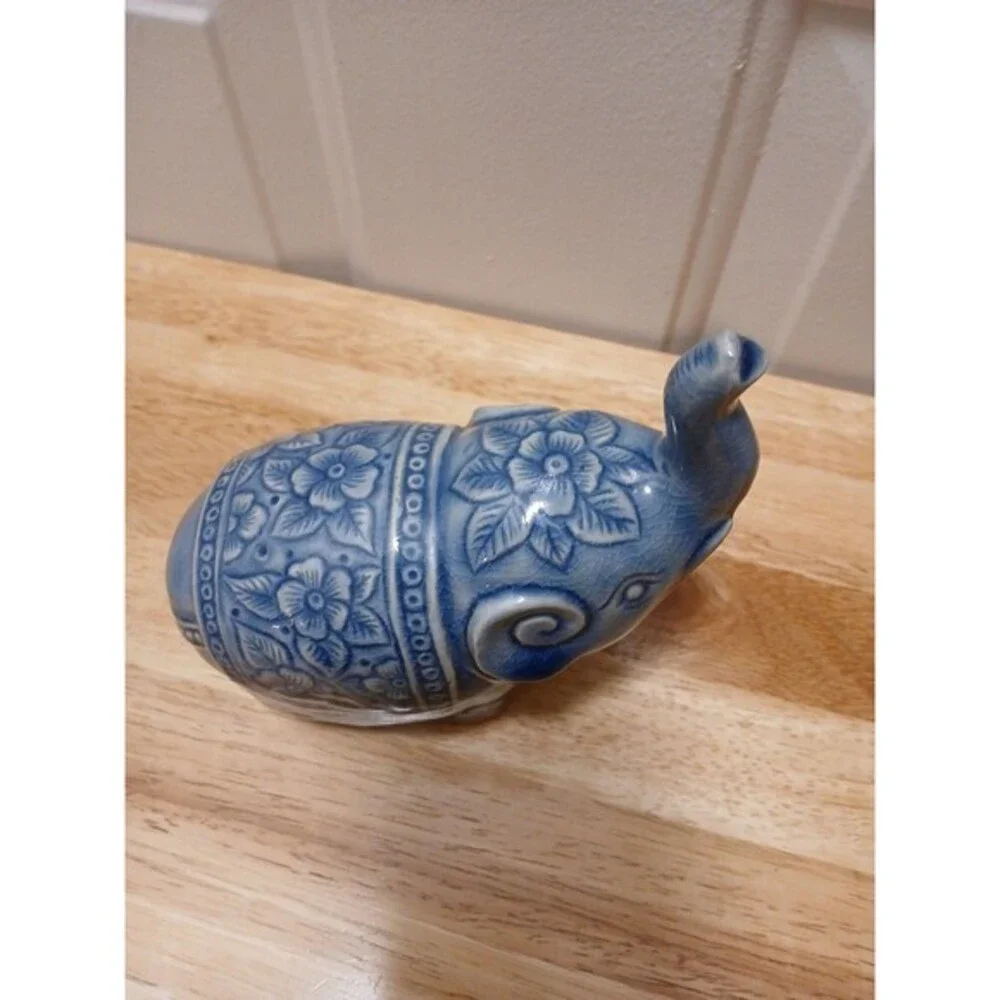 Baan Celadon Blue Elephant Crackle Glaze 6" x 5" Ornate Ceramic Thailand - Picture 10 of 16